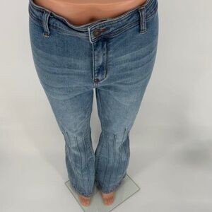 Judy Blue Jeans with pleated look flared bottoms! Size 13/31